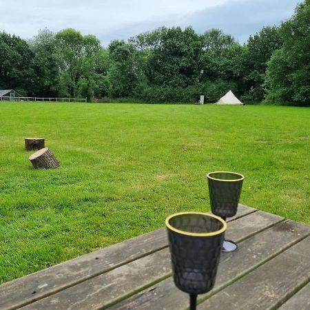 Ifield Glamping In Style Bell Tent酒店 外观 照片