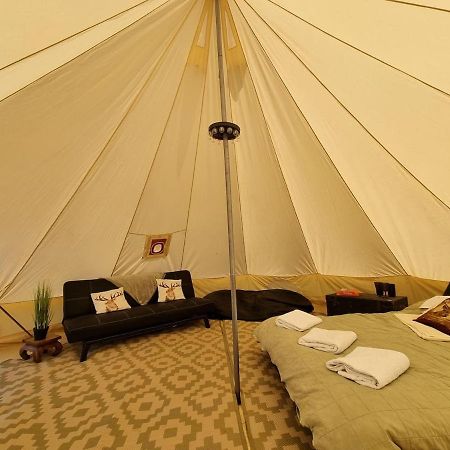 Ifield Glamping In Style Bell Tent酒店 外观 照片