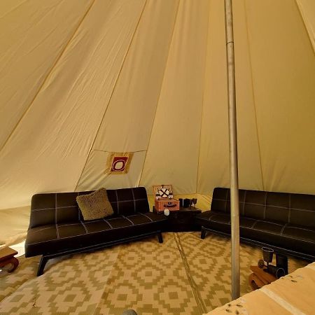 Ifield Glamping In Style Bell Tent酒店 外观 照片