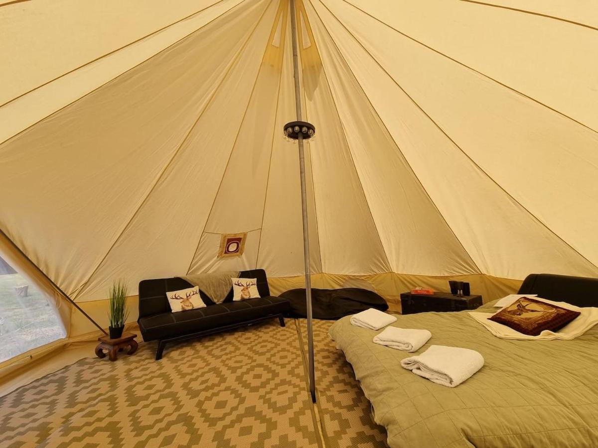 Ifield Glamping In Style Bell Tent酒店 外观 照片