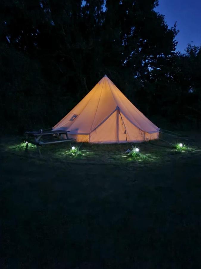 Ifield Glamping In Style Bell Tent酒店 外观 照片