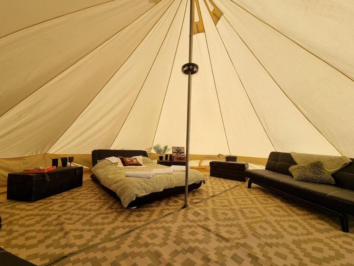 Ifield Glamping In Style Bell Tent酒店 外观 照片